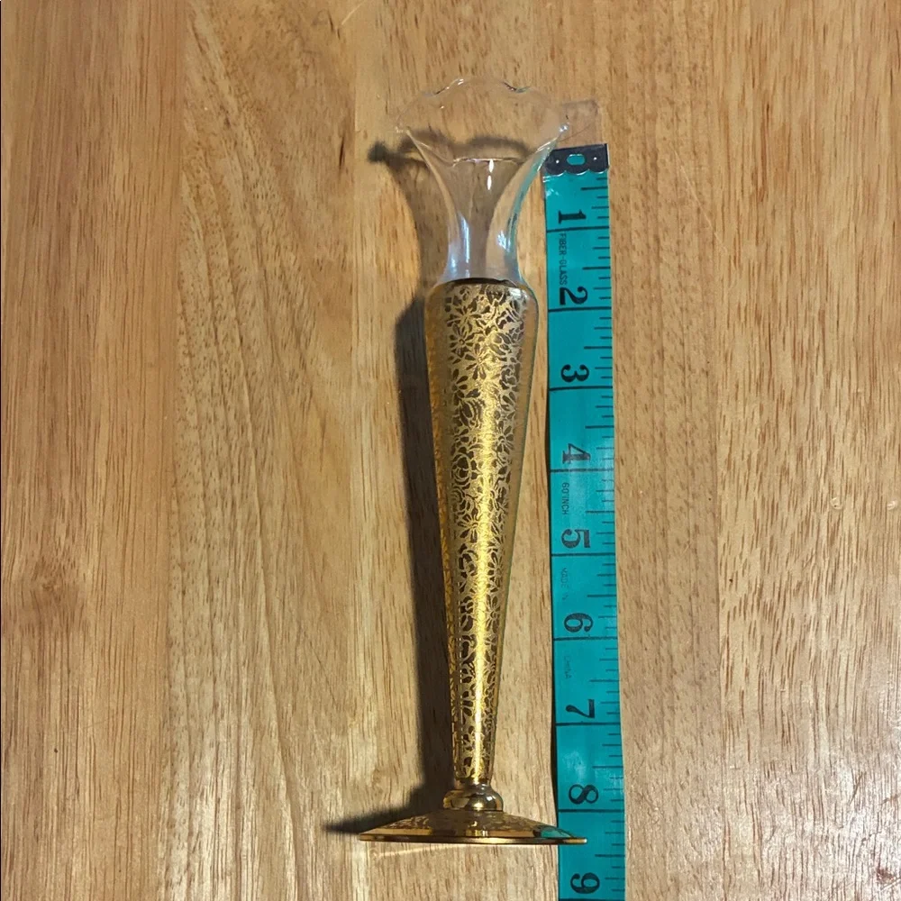 Elegant Gold Floral Vase - Picture 5 of 6